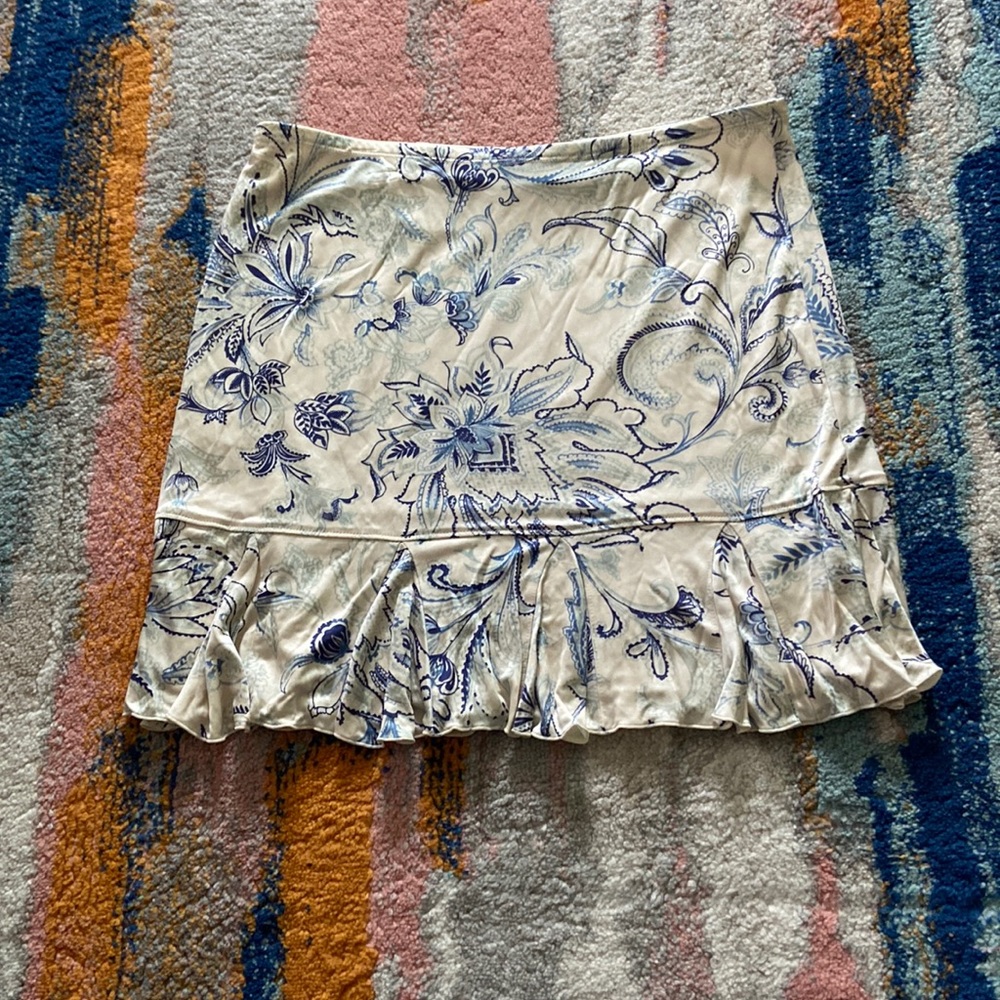 Express Women’s Vintage Floral Ruffle Trim Lined Pull On 100% Acetate